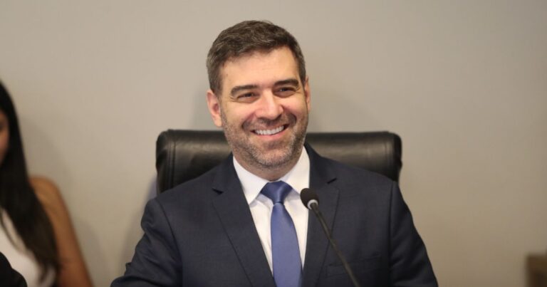 Leia mais sobre o artigo Denian Couto avalia o desempenho do PIB do Paraná