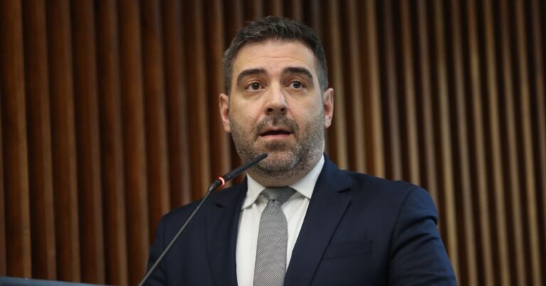 Leia mais sobre o artigo Deputado Denian Couto se volta contra a “bancada do clique” e pede trabalho sério na ALEP