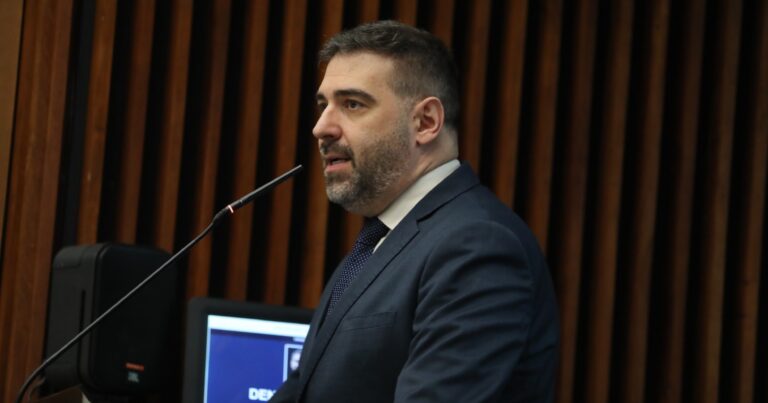 Leia mais sobre o artigo Denian Couto pede que comunidade escolar vote “sim” em consulta sobre escolas cívico-militares