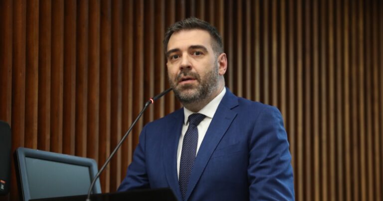 Leia mais sobre o artigo Deputado Denian Couto pretende criar o “passaporte celíaco” no Paraná