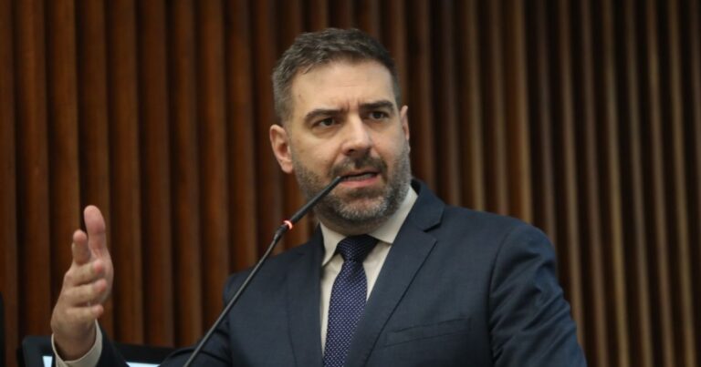 Leia mais sobre o artigo Denian Couto elogia postura de governador Ratinho no caso de Israel