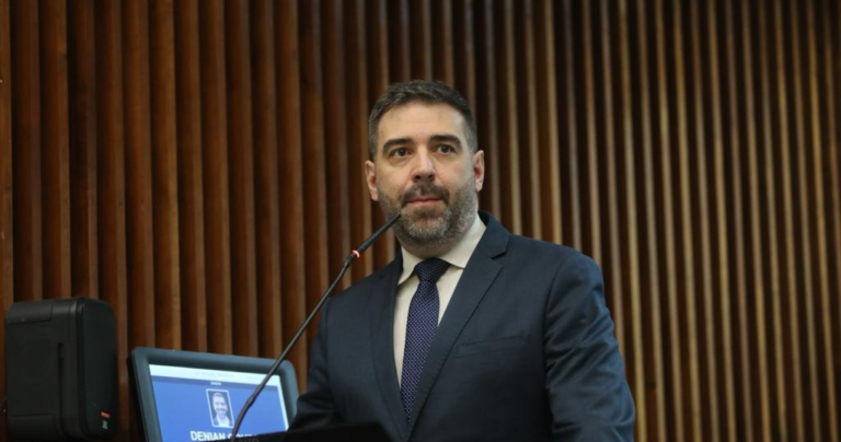 Leia mais sobre o artigo Denian Couto apresenta projeto para garantir transparência nos pedágios