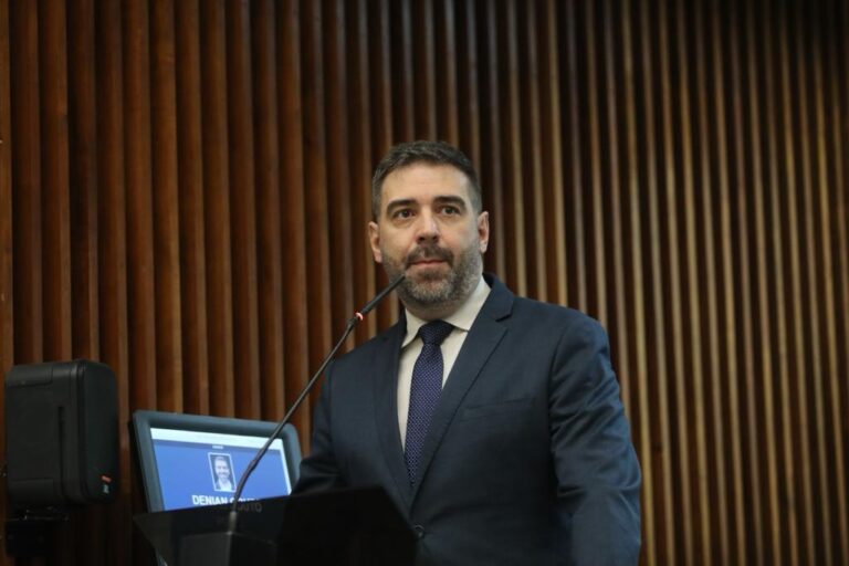 Leia mais sobre o artigo Denian Couto pede atenção e cuidado com reestruturação das carreiras de bombeiros e policiais militares