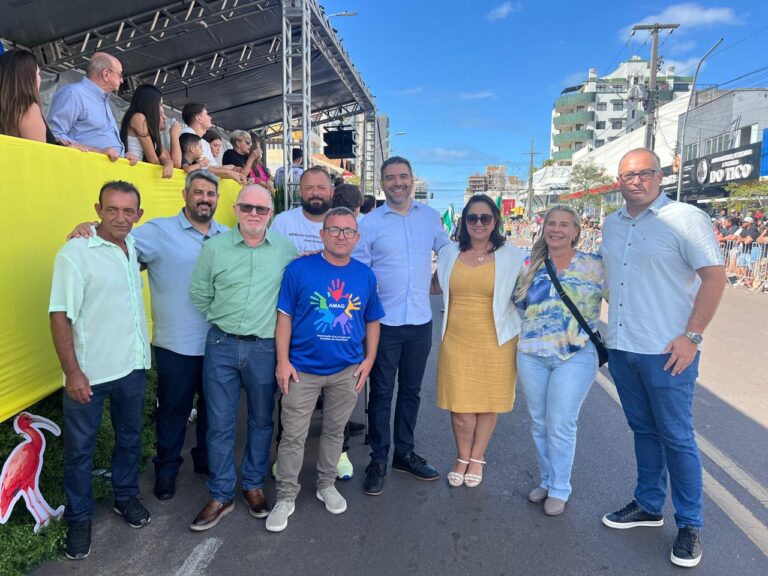 Leia mais sobre o artigo Aniversário de Guaratuba tem a presença de Denian Couto