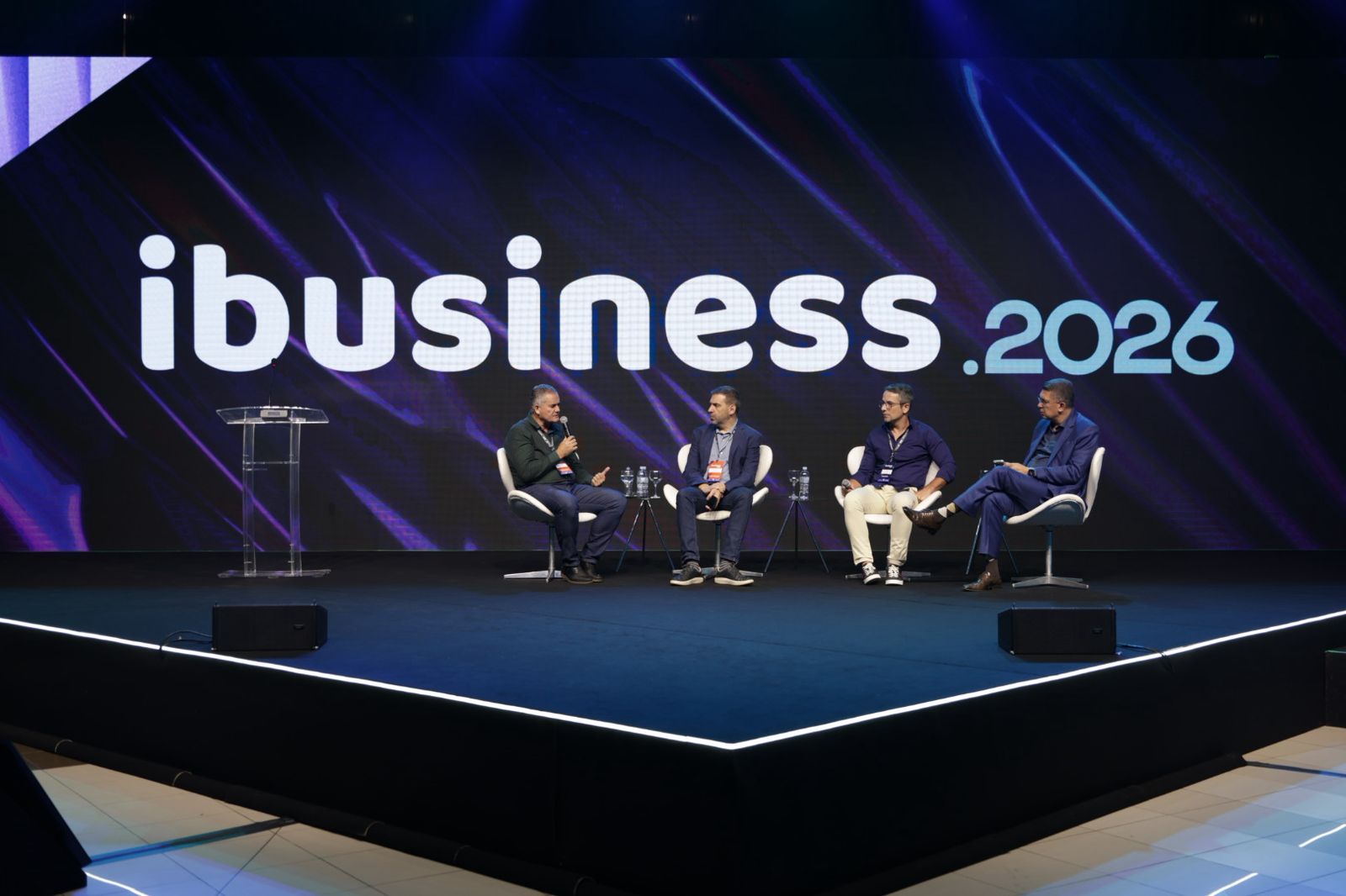 No momento, você está visualizando Denian Couto debate desafios da internet em Foz do Iguaçu