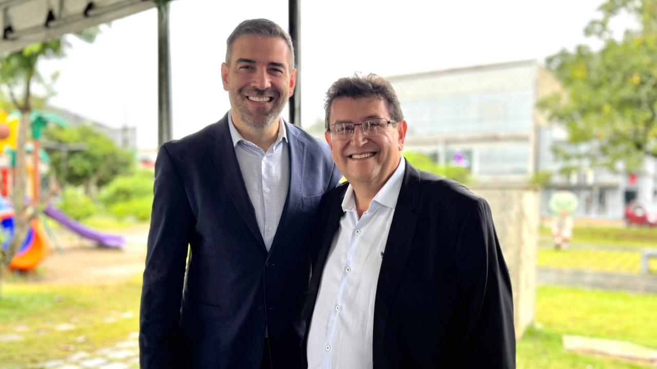 No momento, você está visualizando Deputado Estadual Denian Couto marca presença no aniversário de Guaratuba